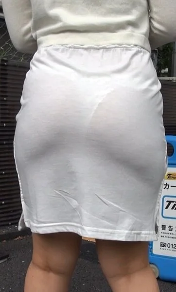 Fさんパート2 パンティーライン 透け 尻