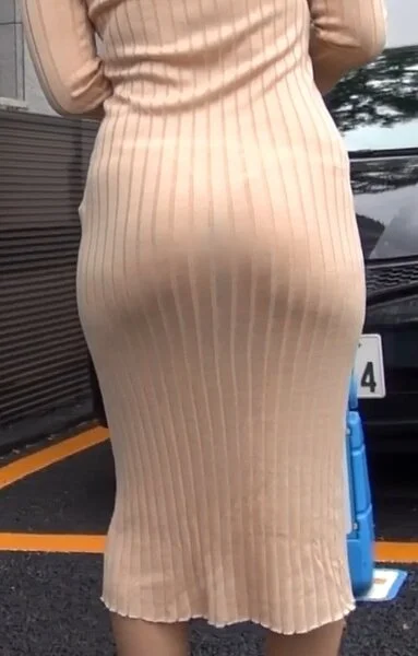 Fさんパート3 パンティーライン 透け 尻
