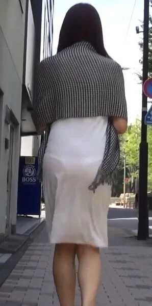 Gさんパート3 パンティーライン 透け 尻