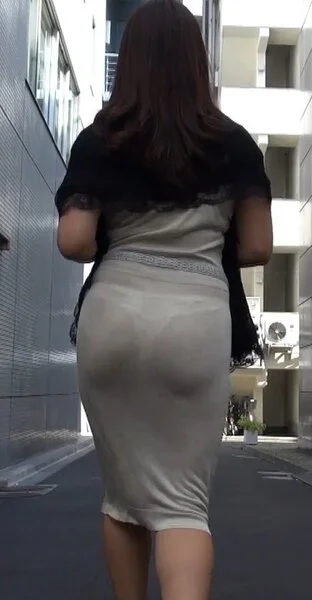 Dさんパート4 パンティーライン 透け 尻