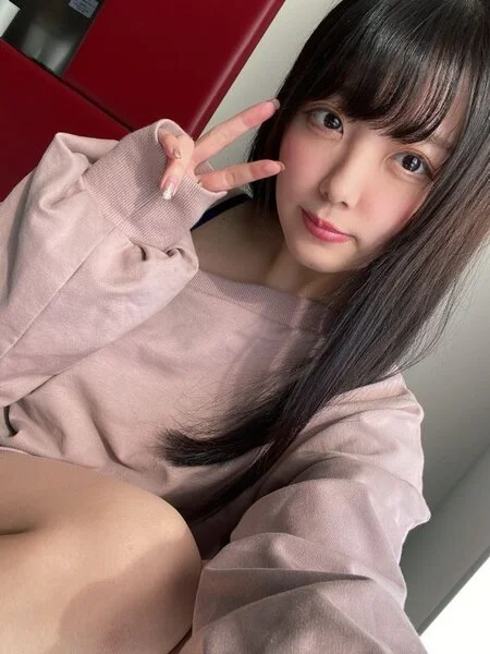 (個撮)ブラ紐をチラつかせながら濃厚フェラ!大人しそうな顔してくっそエロいしゃぶ