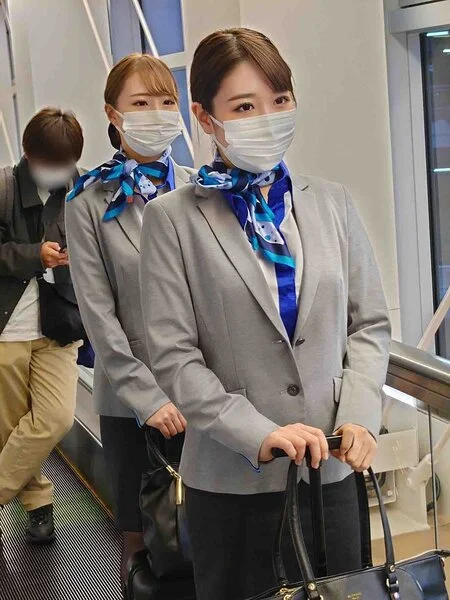 美しい現職CA。勤務中を■■■■。下ろした髪型が可愛い私服姿でデート、カラオケ店