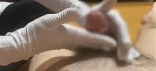 白サテングローブローション手コキ アナル責め