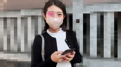 色白清楚美人にパンツ買取交渉。パンツ食い込ませ美尻揉み、乳首弄り。お触り交渉成功