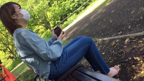 【完全裸足】公園を裸足で歩いて頂いた! part1