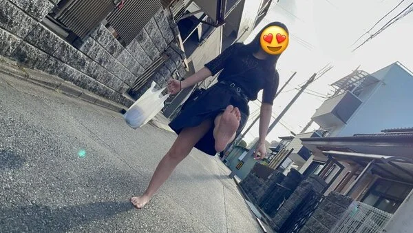 【完全裸足】第58弾!その1 裸足で夏の昼下がりを歩く女性