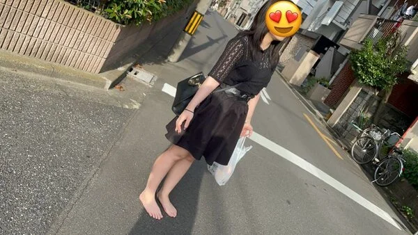 【完全裸足】第58弾!その2 裸足で夏の昼下がりを歩く女性