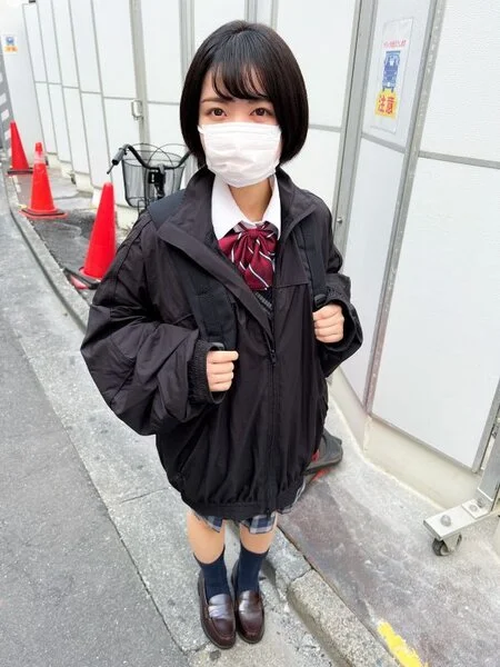 【個人撮影】ショートヘアーの小柄な女子とP活_初めてのラブホに戸惑う娘に遠慮なく