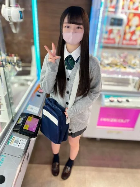 顔出し【個人撮影】ちびかわオマ○コちゃんとのハメ撮り_最終的に中出しまでさせてく