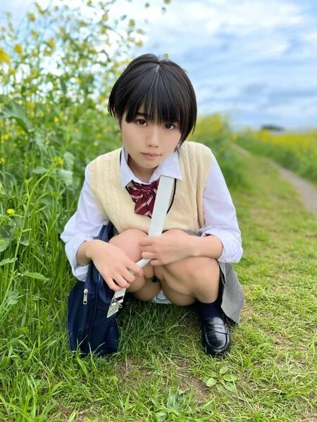 顔出し【個人撮影】進学の為に割り切りを始めた短髪のおま○こちゃん_エロいことに不