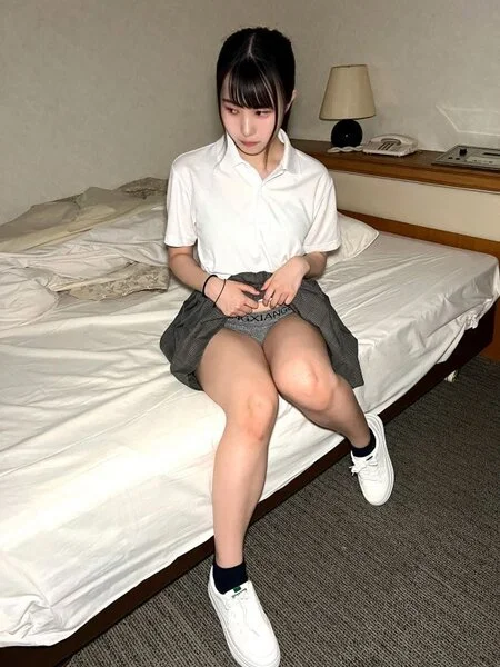 顔出し【個人撮影】奥手でウブなオマ●コちゃんとの割り切り_終始怯えた様子がGOO