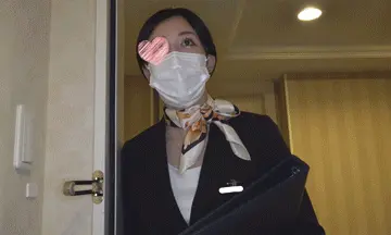 【ホテルウーマン】ガッツリ尖った乳首が見えた黒ストお姉さん。