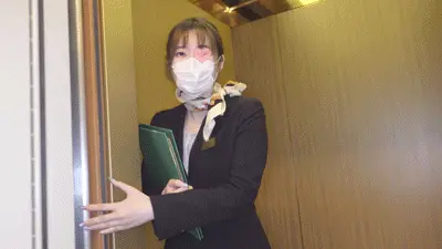 【ホテルウーマン】端正な顔立ちをしたホテルスタッフの透けた濡れ蒸れパンチラと推定