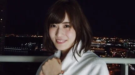 スレンダー美巨乳の27歳人妻が他人棒で激しく突かれ快感の連続