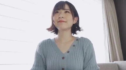 色白美巨乳の25歳の若妻が他人棒で膣奥を突かれる快感に絶頂を迎えて体をビクつかせ