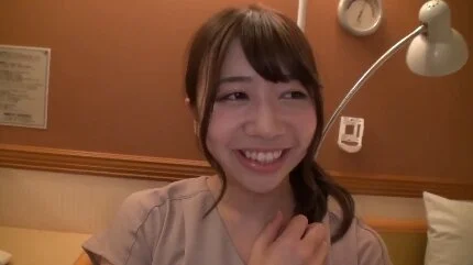 元教師の26歳人妻が他人棒の気持ち良さに自ら腰を振りまくる