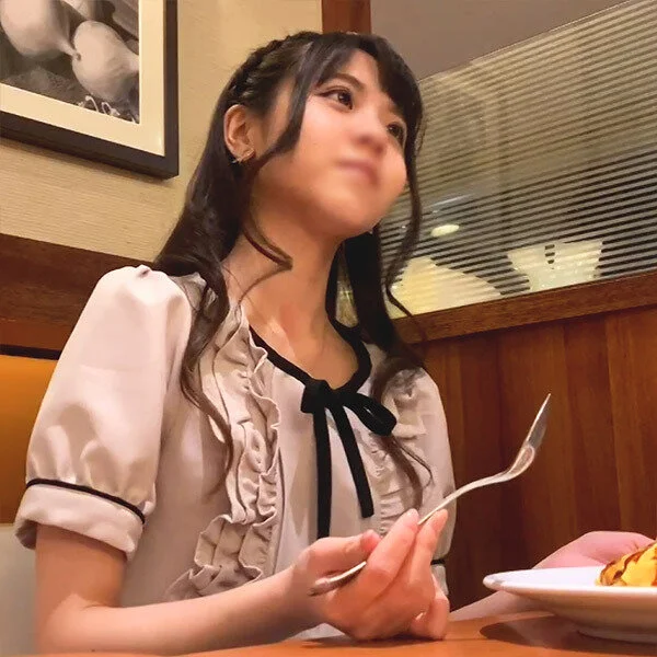 まだ成長しそうな白パンツ美■■とハメ撮り中出し 小さな手、お口、おまんこに大きな