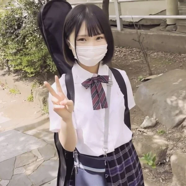 143cmの超ミニマム体型の■■■■!文化祭で大人気のギター女子が未発達な身体を