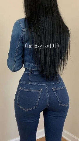 全身デニムフェチ女❤️ハイウエストスキニー尻😘ジーンズ極上尻ふり
