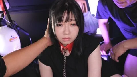 色白美巨乳女を首締めプレイからの手マンで大量潮吹きからの強〇フェラチオでやりたい