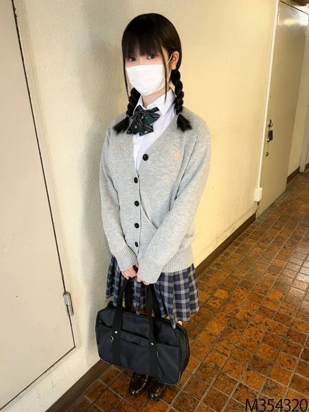 顔出し【個人撮影】純粋そうな三つ編みのおま●こちゃんとの割り切り映像_エロいこと