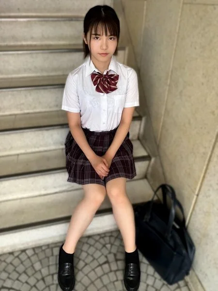 顔出し【個人撮影】大学進学前の真面目系デカ尻ま●こちゃんとの割り切り