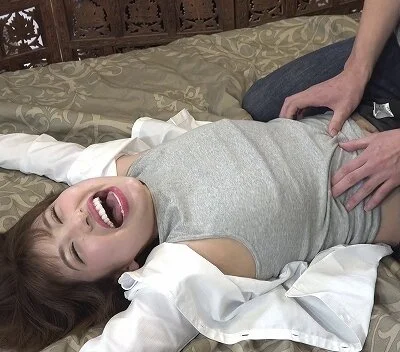 ⑦それでなくても感度敏感の早川瑞希ちゃんを電マで絶頂後くすぐり 【電マ有り】