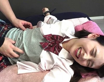 ⑤素の跡美しゅりちゃんを本気くすぐり 【内緒で電マ有り】