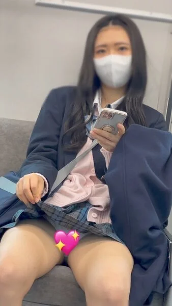 ■■■■■■日記59 青チェック激カワミニスカ美脚■■■■アイドルを電車内で■■