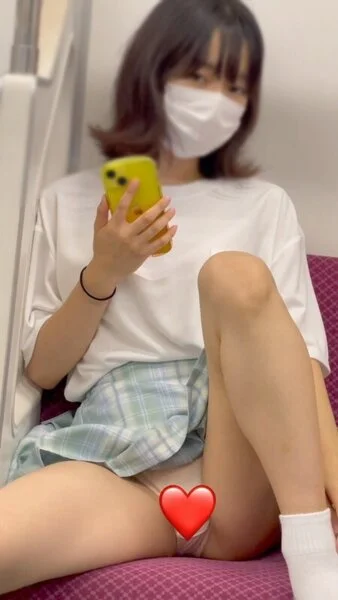 JD■■日記11 続・超激カワスタイル抜群の現役美脚JDを電車内と■■■内で■■