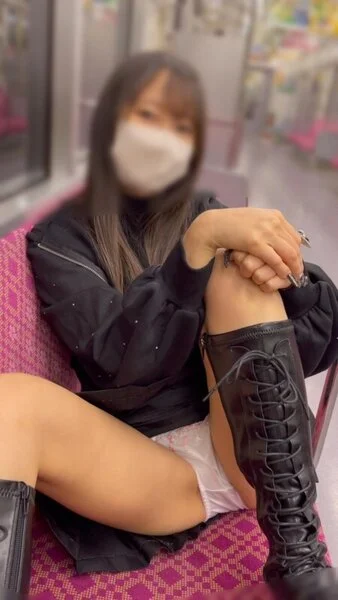 JD撮影日記65 ソロとしては久しぶりの登場!!超美脚の激カワ小顔美人JDを電車
