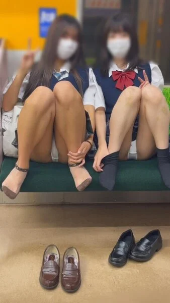 撮影日記239 続々・綺麗系可愛い系あなたはどちら派?激カワ美脚J達を電車内で撮