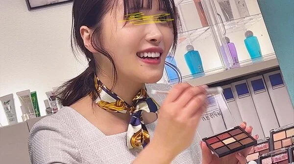 〔非コンプラ動画(64)〕美容部員ハント■■/●袋●●百貨店/美脚美女