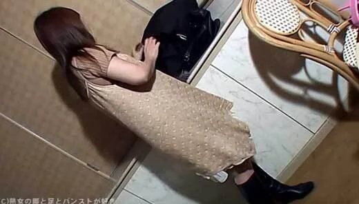 秋子44歳 ブーツ主婦