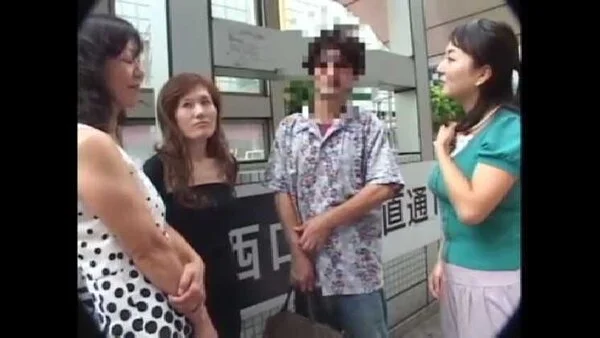 突撃!! おばさんナンパ 熟したおばさん達は固い肉棒が好き! 30人 Part