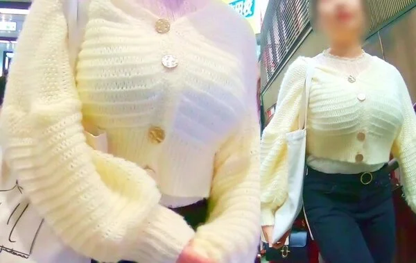 No.401巨乳圧で今にもボタンがはち切れそうなおっぱい主張強すぎお嬢さんに密着