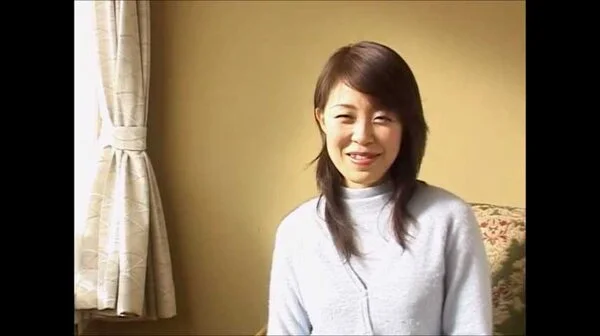 ◇肉汁吹き出しケダモノ級の剥き出し性欲の変態奥様!両足縛られて2本バイブ! 麻倉