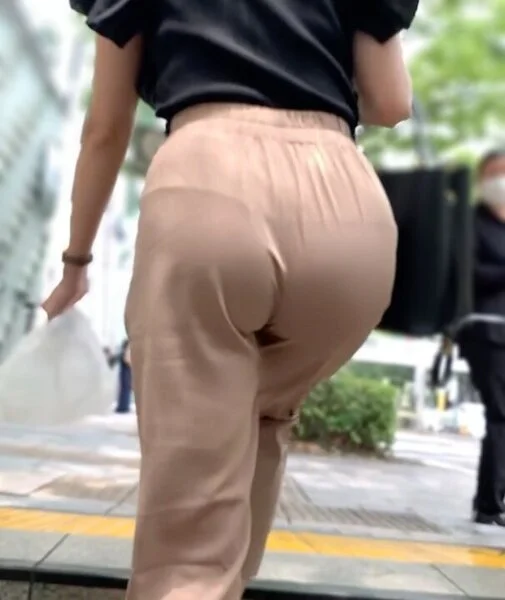 《強烈なプリップリ美尻!美人OLの仕上がり抜群BODY》