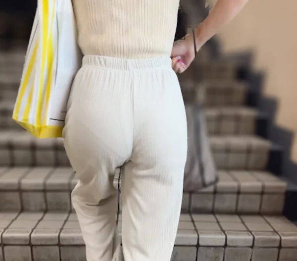 《リブパンツの醍醐味!大人綺麗なOLのぷるっぷる美巨尻》