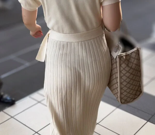 《優雅に揺れる尻肉!上品でキレイなお姉さん美巨尻》