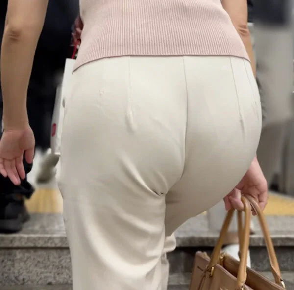 《ええケツしとる!!お上品なセレブ奥様OL》