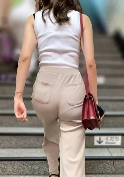 《上から下まで完璧だ!10年に一度のS級美女》