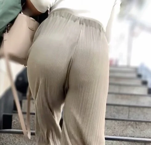 《セクシーな白ロンT!モッコリ豊満な膨らみの美巨尻OL》