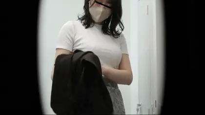 【某トレーニングジムの裏側vol.20】爆乳人妻さんの生々しいお着替え映像
