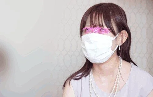 【結婚式参列胸チラ】【激かわお姉さんの鮮やか水色ショーツ】