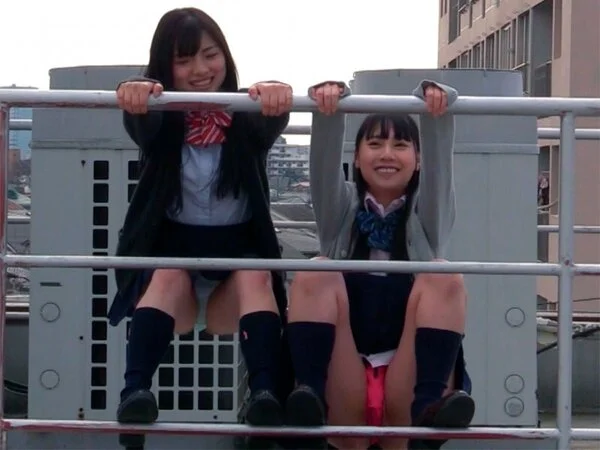 ニットブレザー美人童顔女子ちゃんのパンチラ収めました♪