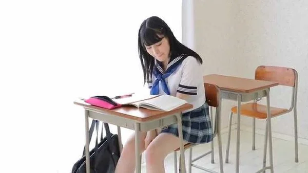 GRED-01010 清純リスペクト 星出裕子