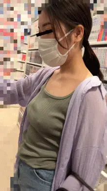 【ノーブラ揉みVOL.6】小柄なノーブラお姉さんお触り→個室侵入して豪快揉みした