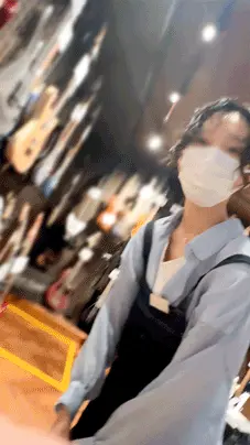 【ノーブラ店員の胸ちら ver.11】 〜真面目な接客中に見えた店員さんの隠しき