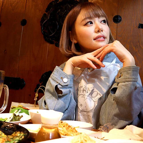 Barのママと開店前に3人で食事してから閉店後にお店で…